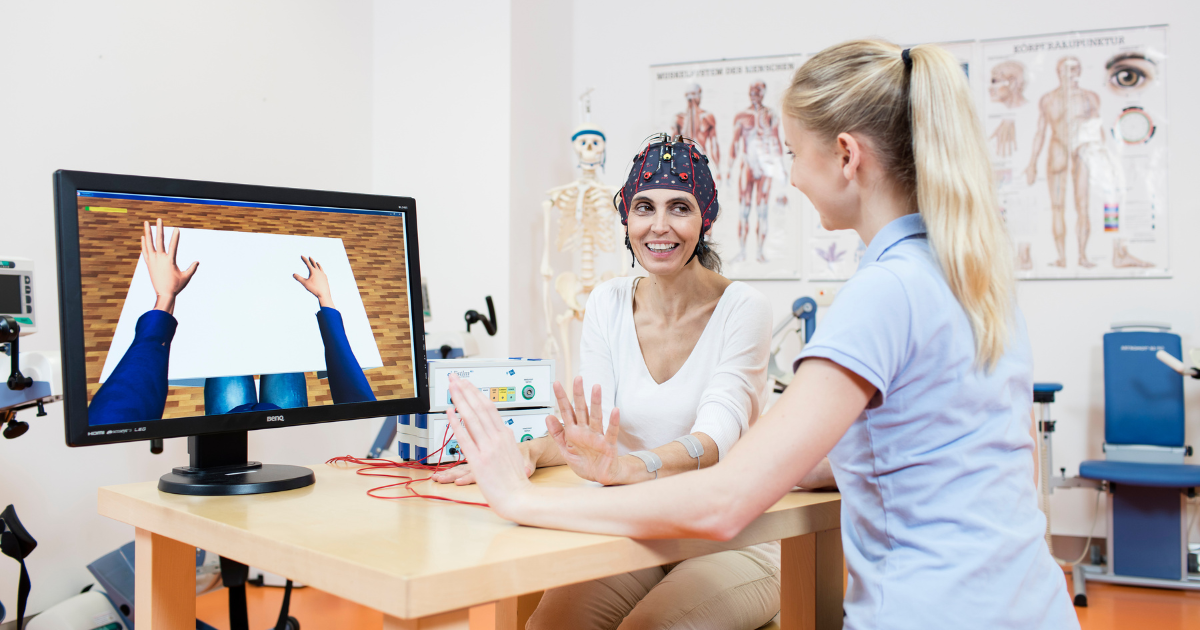 Terapia recoveriX na reabilitação de paciente pós-AVC Benefícios do recoveriX na reabilitação do AVC